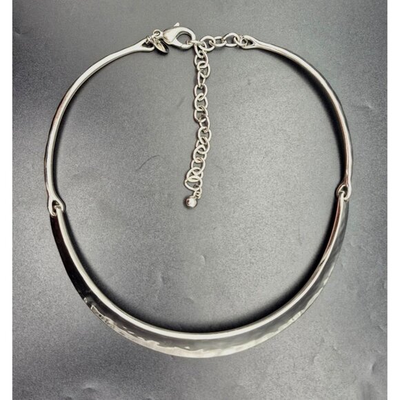 Chico's Hammered Silver Tone Structured Collar Necklace Brutalist Minimalist - Picture 7 of 8